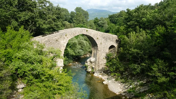 L'antico ponte medievale, punto di arrivo del sentiero principale